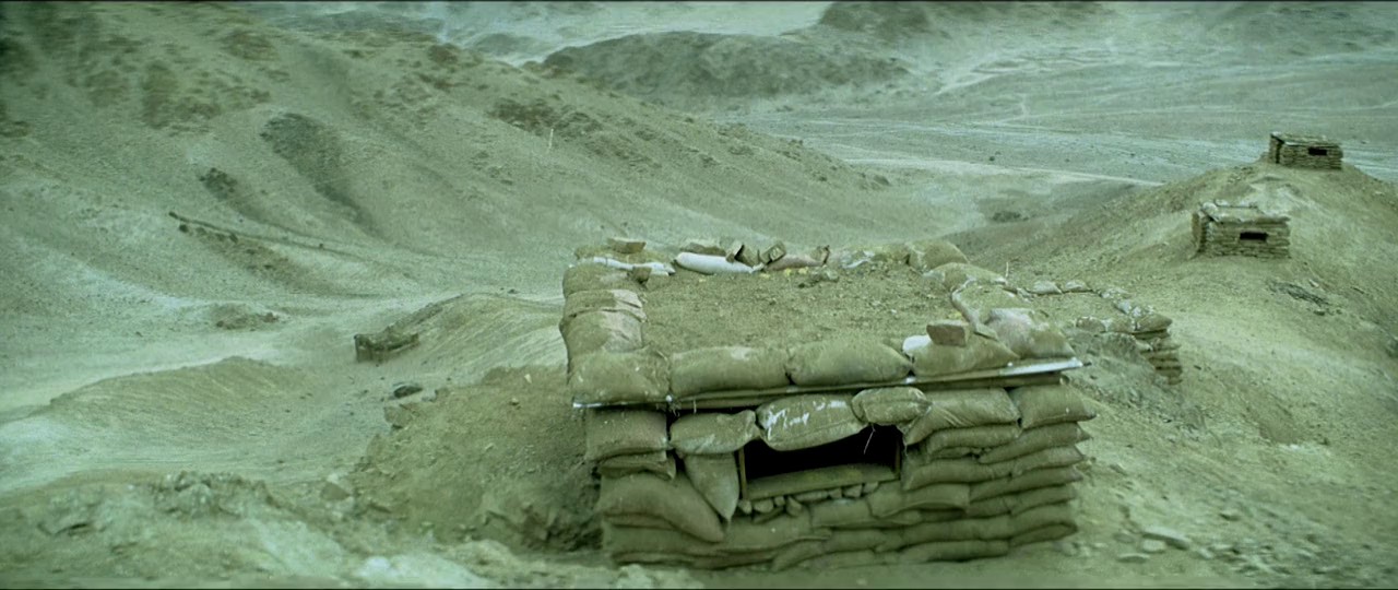 Lakshya (2004) WEBRip Hindi 720p x264 AVC HE-AAC 2.0 ESub.mkv.0002